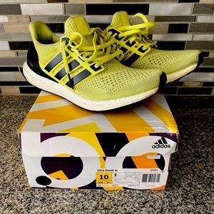 Unisex Adidas Ultra Boost in Size 10 Women’s or Size 9 Men’s Solar Yellow.
